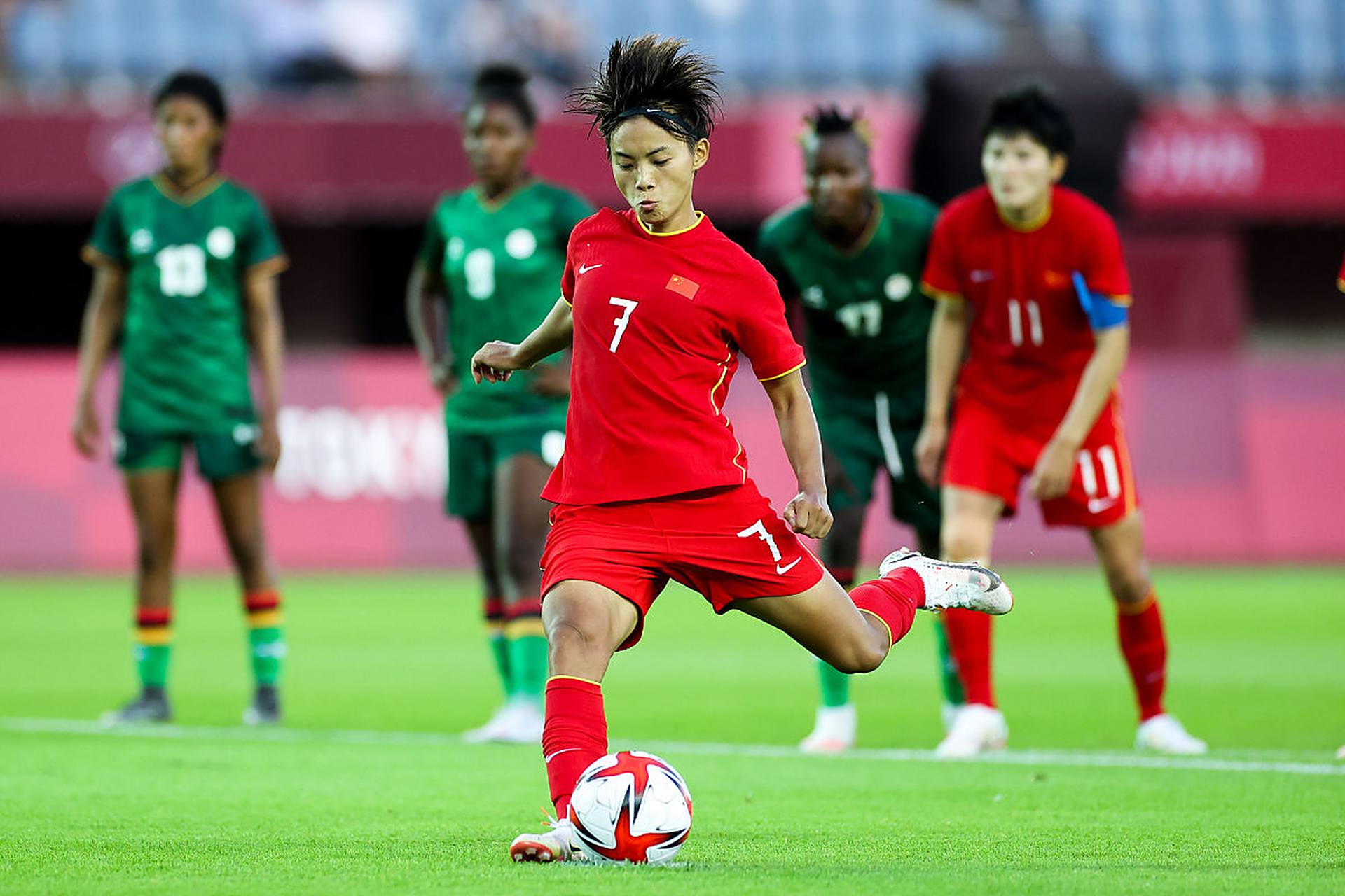 包含世界杯即将开战！各国女足备战火热的词条