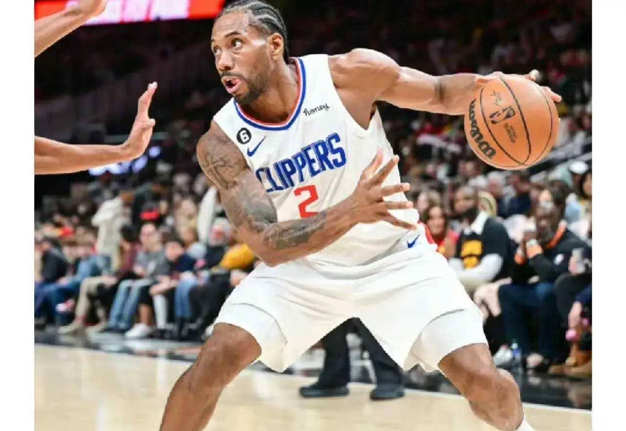 开拓者队员积极备战，展现出战胜困难的决心