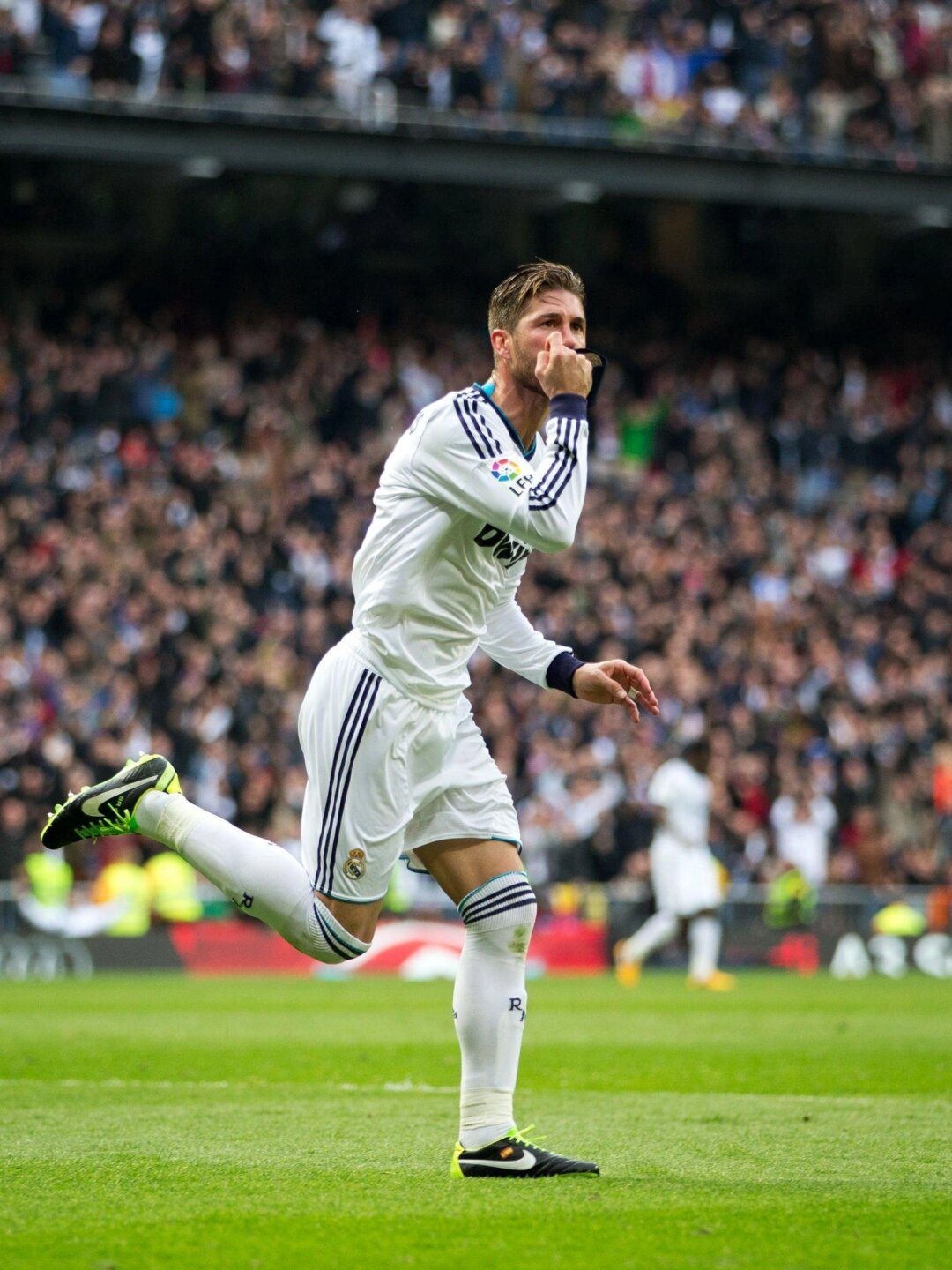 B体育体育下载-球员们在场上展现出色的个人特点，球风各异