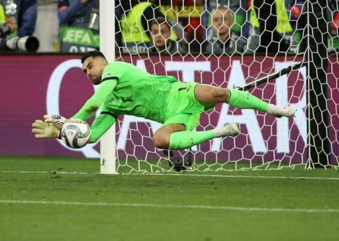 欧预赛比赛:葡萄牙逼平西班牙的简单介绍 欧预赛比赛:葡萄牙逼平西班牙的简单介绍