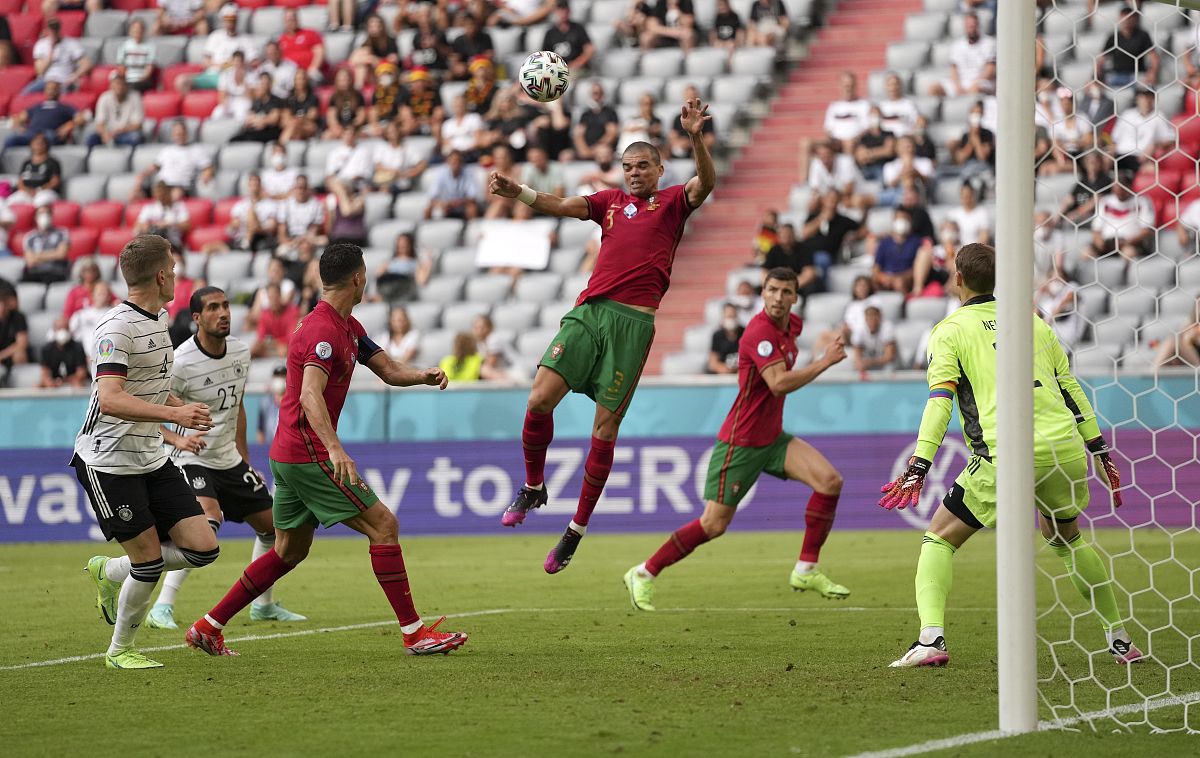 B体育体育网站-包含拉齐奥客场大胜帕尔马，稳坐积分榜前四位置的词条