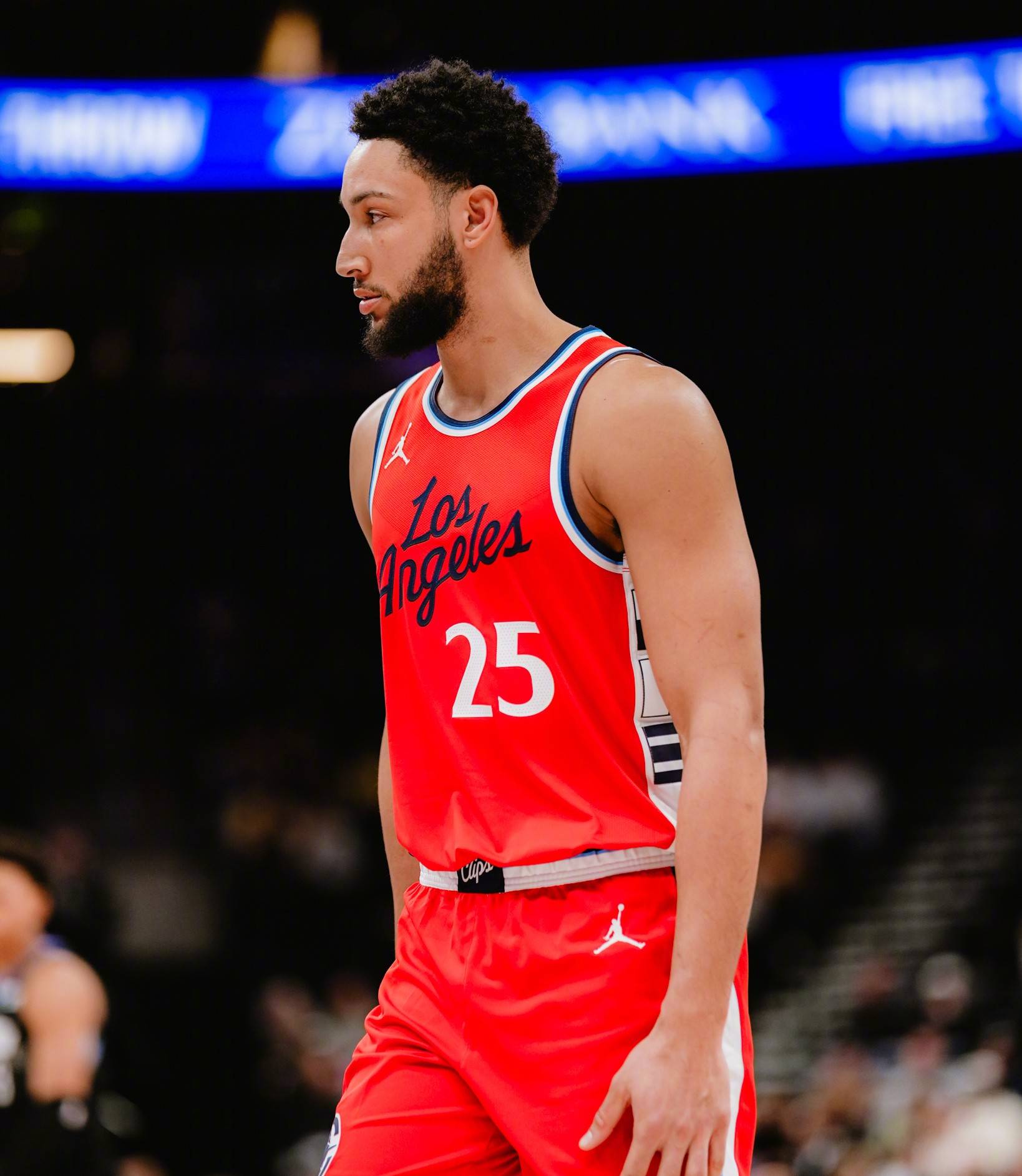 B体育体育app-快船遭遇连败，莱昂纳德状态低迷