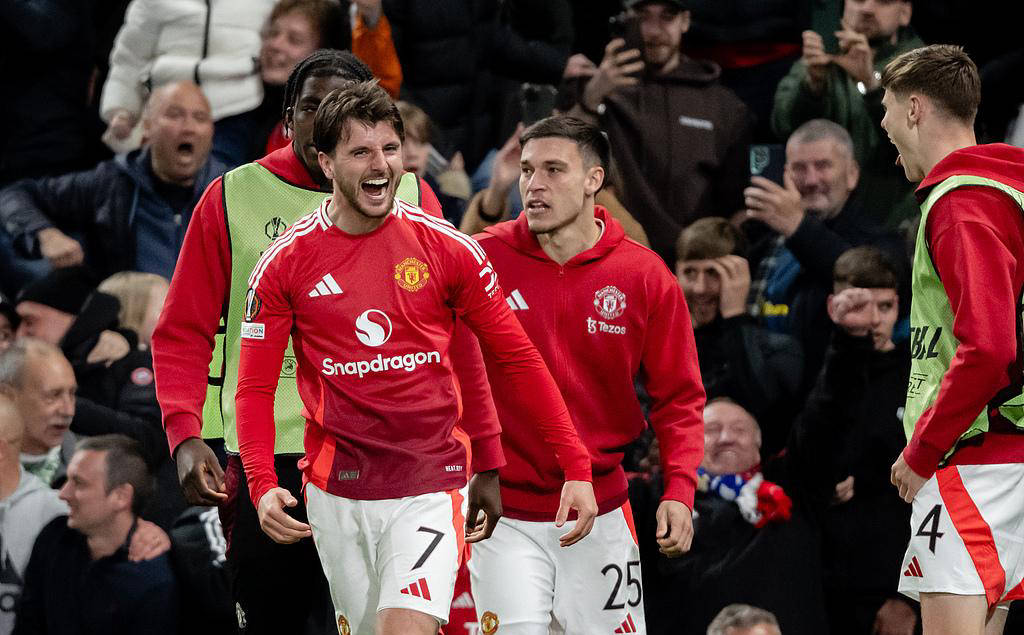 B体育体育网页版-曼联奋力拼搏，但仍无缘欧冠冠军