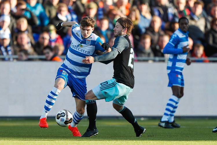 B体育体育竞技-阿尔克马尔大胜那不勒斯，荷甲球队取得胜利的简单介绍