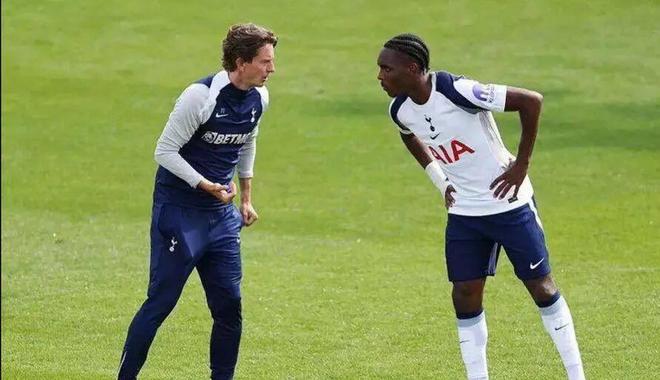 包含热刺新援大爆发，助球队实现逆转的词条