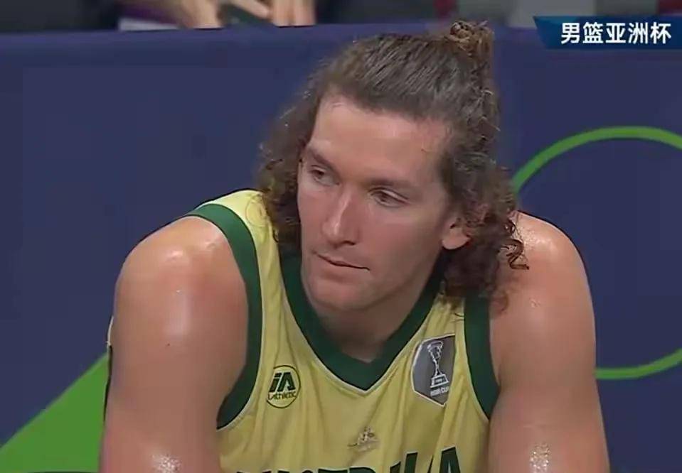 B体育体育电竞-澳洲总决赛比赛吸引众多球迷观看