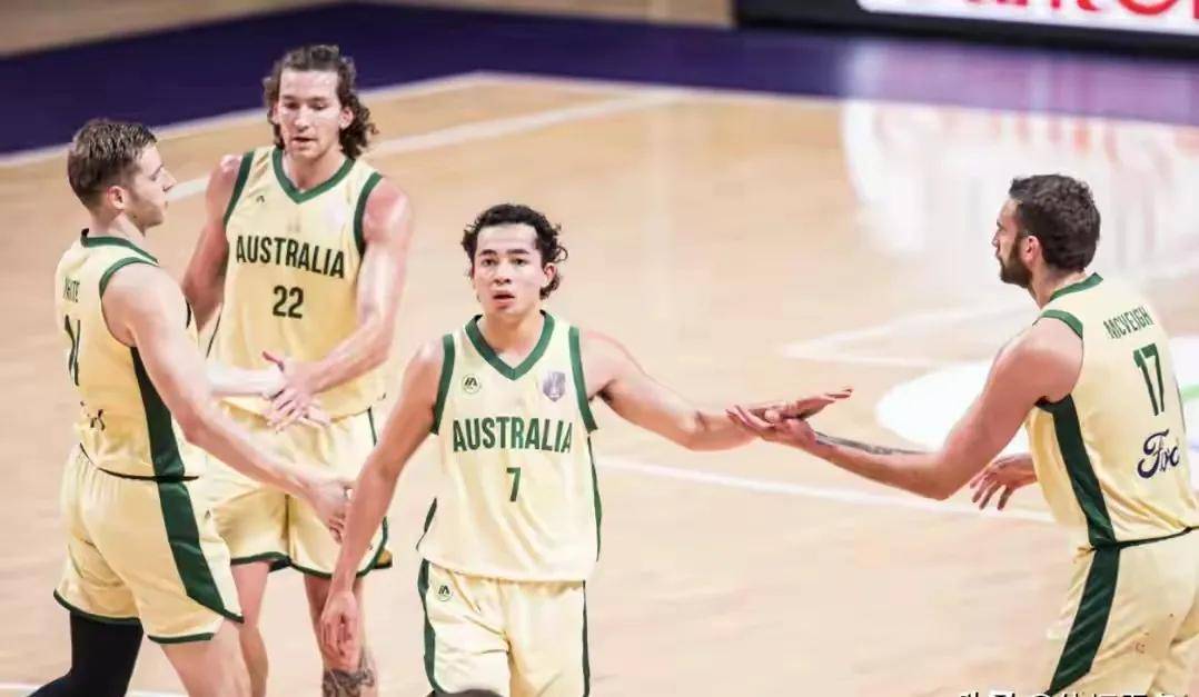 澳洲总决赛比赛吸引众多球迷观看 澳洲总决赛比赛吸引众多球迷观看