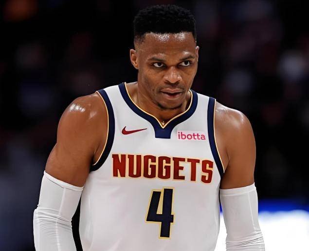 B体育体育电竞-雄鹿取得胜利，威少三双难救雷霆